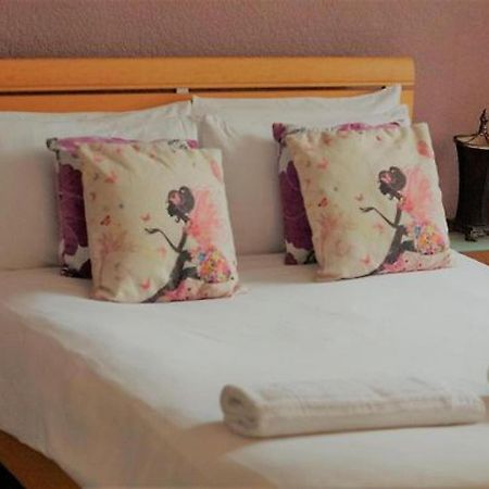 קילקני The Waterfront Townhouse Accommodation מראה חיצוני תמונה